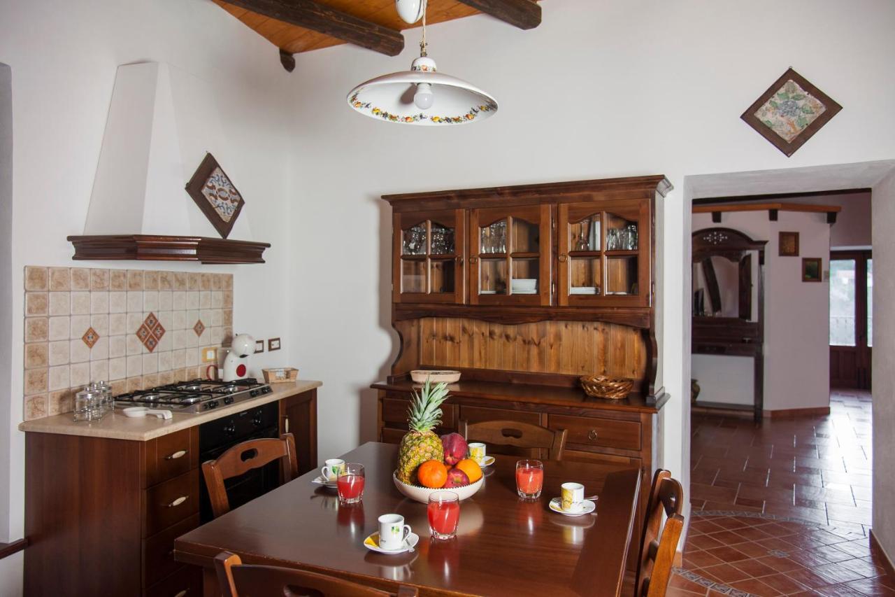 Mirose'S Holiday Home Castelbuono  Ngoại thất bức ảnh